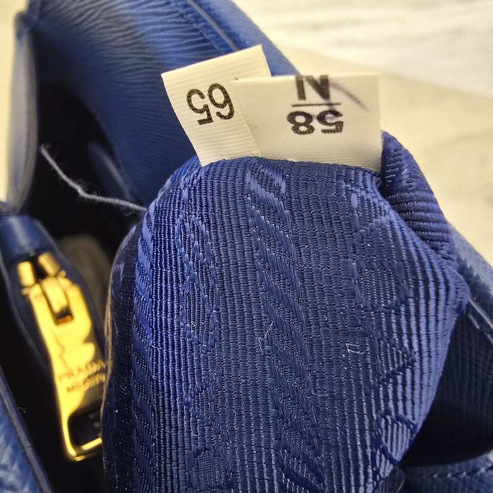 Prada Promenade Blue Saffiano Leather Women's Bag - NWOT - Picture 13 of 14